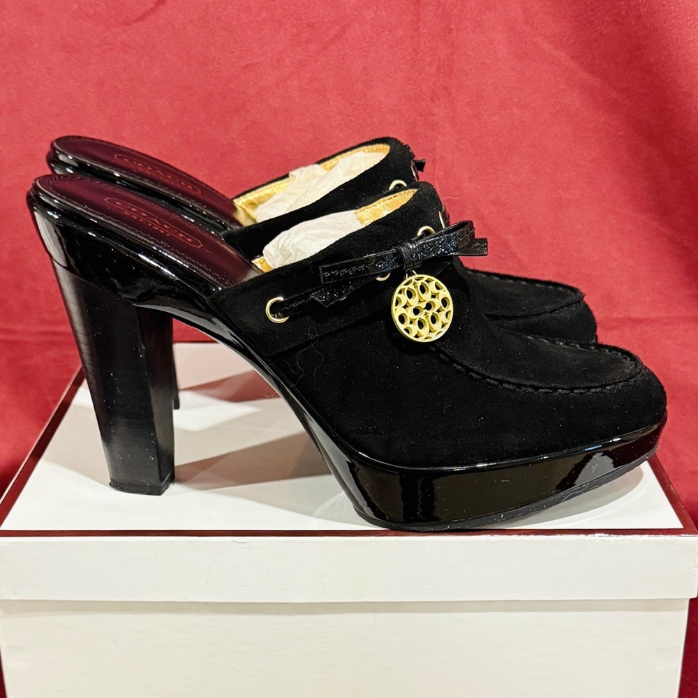 A3622 Coach Black Suede Jodey Mules Shoes 9 with Gold Accent Logo C Trim
